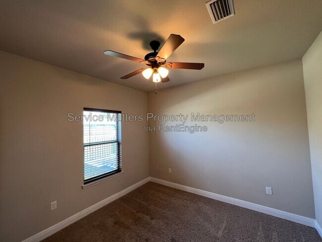 Building Photo - 4233 S Cambridge Way