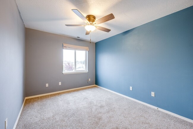 Building Photo - MOVE-IN SPECIAL! Bright & Spacious 4-Bedroom Home in One of Pullman’s Most Desirable Neighborhoods