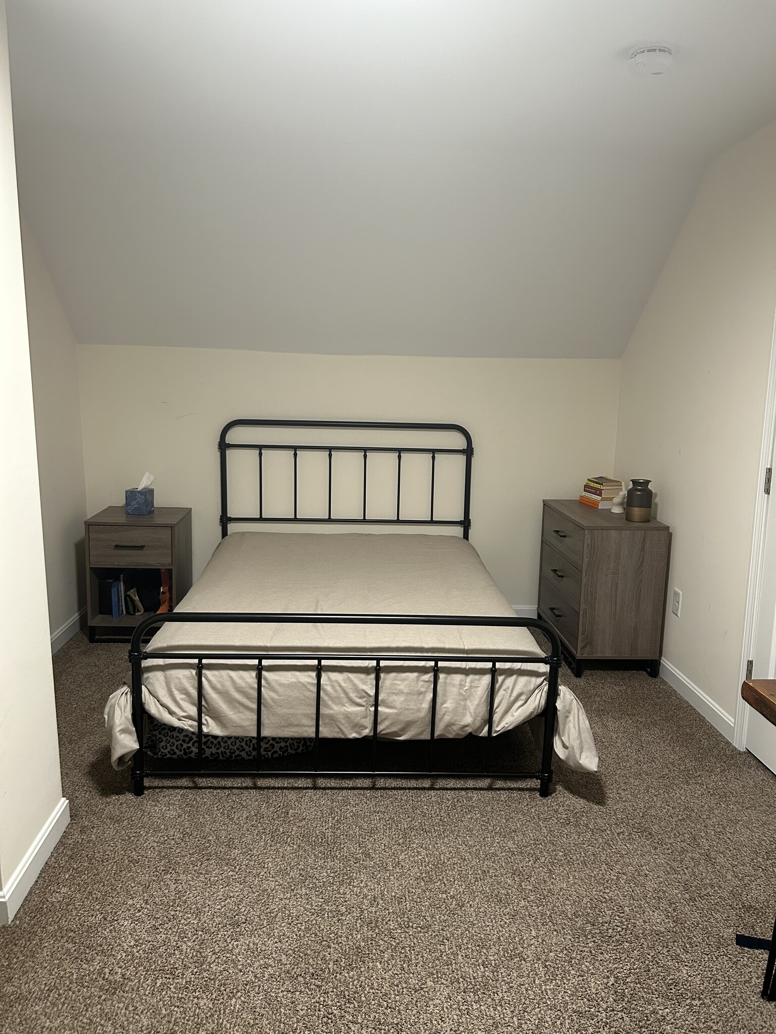 2nd floor bedroom #2 - 19D Sigourney St