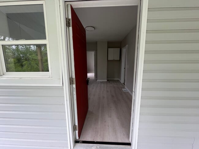 Building Photo - 1506 E Oak St