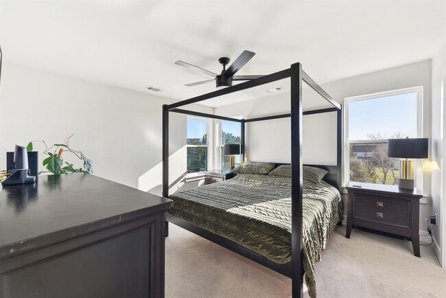 Building Photo - 25 Woodacre Dr