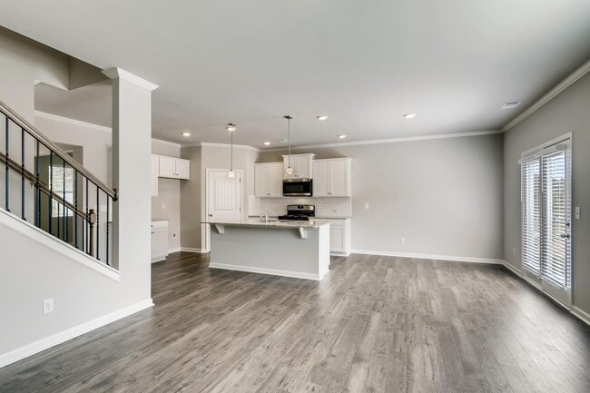 Building Photo - 250 Sweet Bay Ln