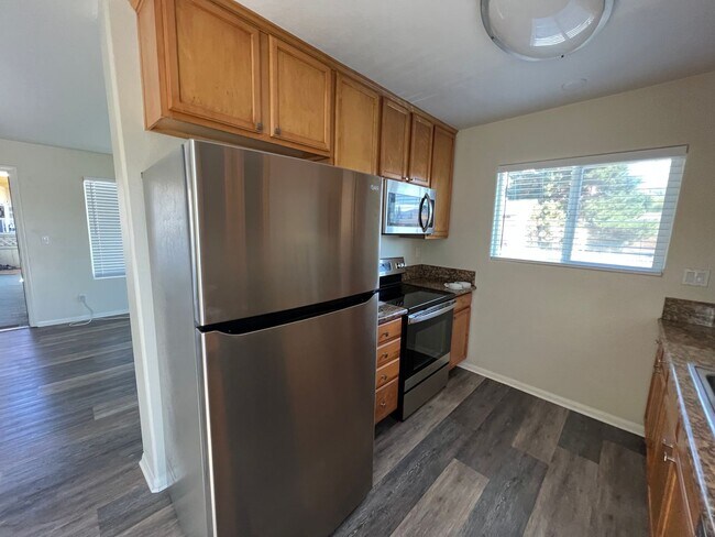 Building Photo - REDUCED! Clean-Compelety Remodeled Private...