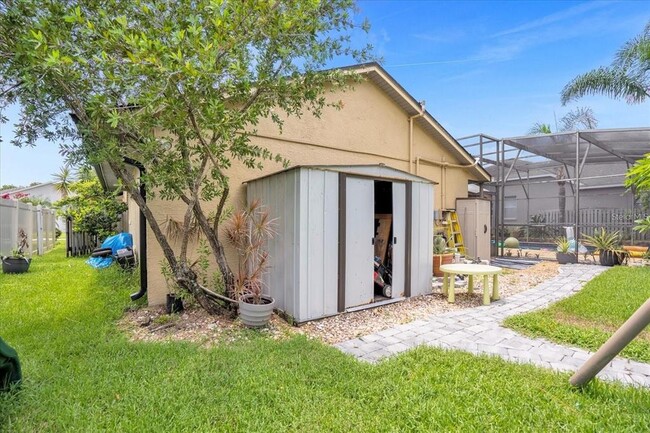 Building Photo - 3627 Ocita Dr