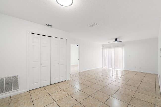 Building Photo - 5219 Via Hacienda Cir