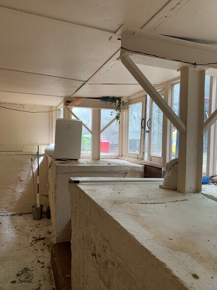 Building Photo - 72 S 1st St