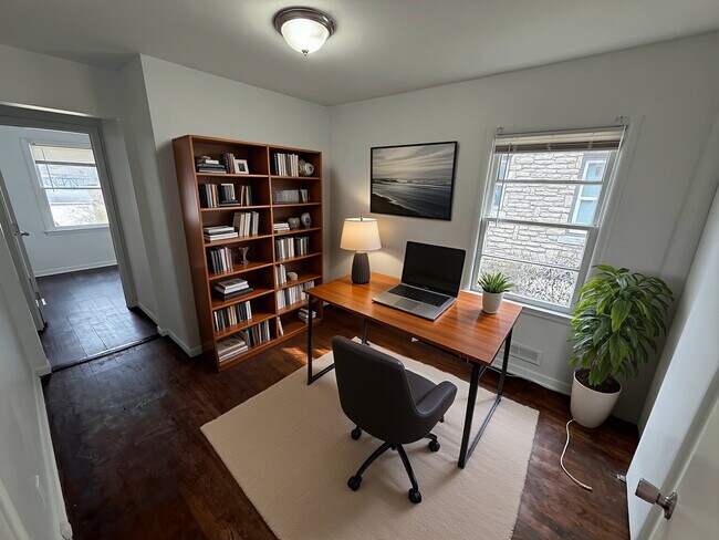 Building Photo - **READY NOW** 4 Bedroom/2 Bath Home In KCMO