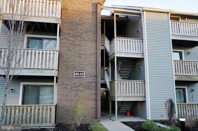 Building Photo - 408 Ravens Crest Dr