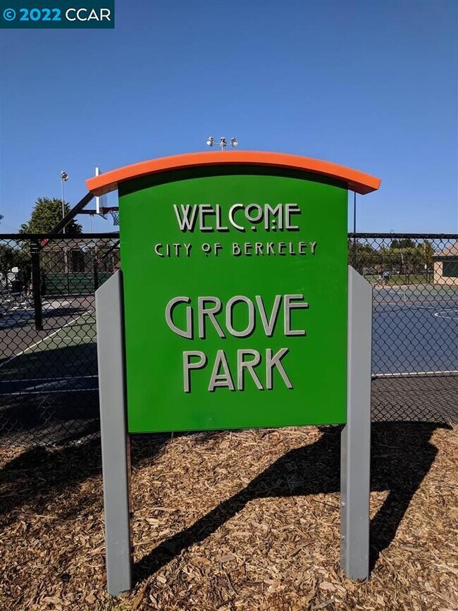 Building Photo - 1930 Stuart St