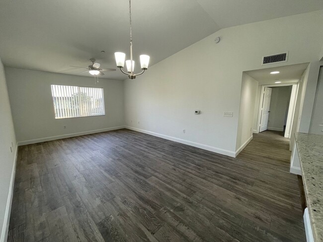 Building Photo - ANNUAL RENTAL - KEY ROYAL-2 BED 1 BATH THI...