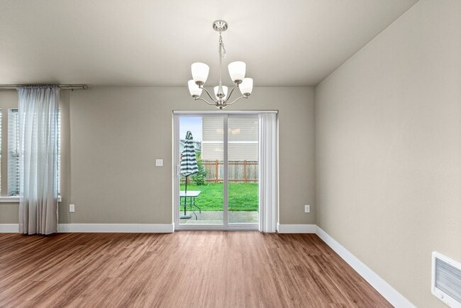 Building Photo - 9106 E Sherwood St