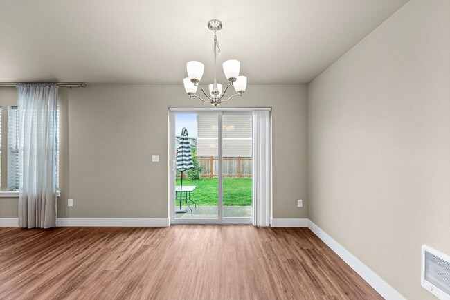 Building Photo - Modern 4-Bed Tacoma Home | Energy Efficien...