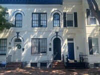 Building Photo - Renovated Georgetown Rowhouse Just Steps A...