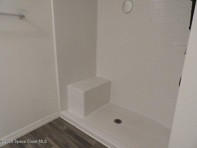 Building Photo - 690 San Filippo Dr SE