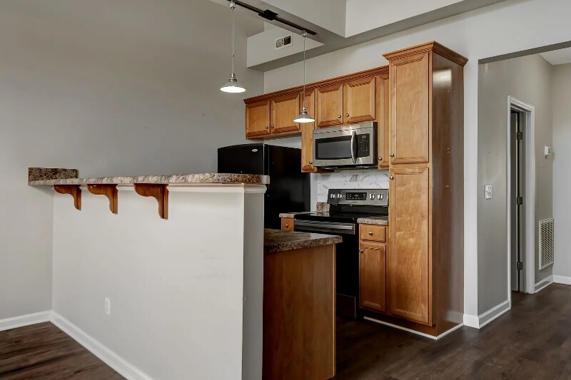 Building Photo - 1032 Wildwood Dr