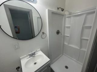 Building Photo - 1431 Girard Blvd NE