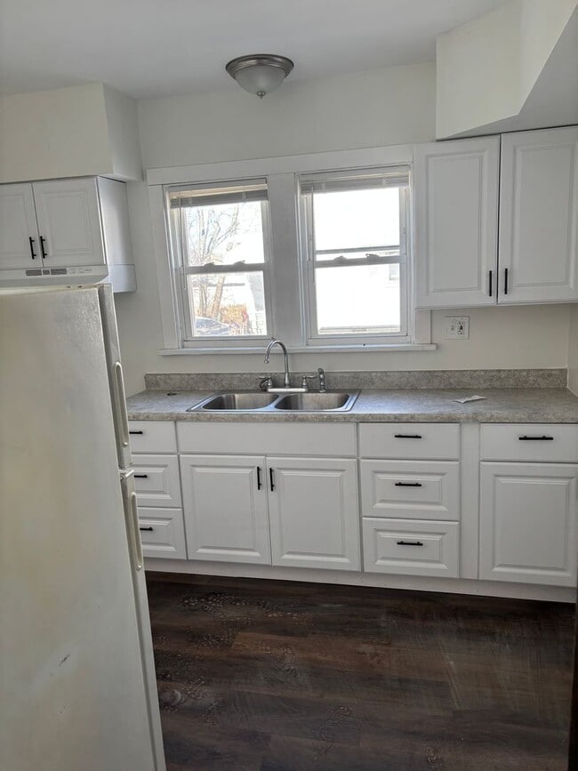 Building Photo - 3bd Single Akron Cash Pay/Section 8