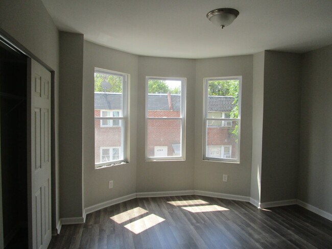 Building Photo - Front Porch Row - Oak Lane