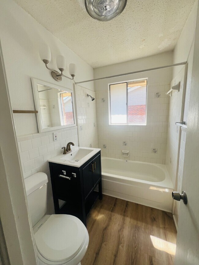 Building Photo - 840 N Windermere Dr