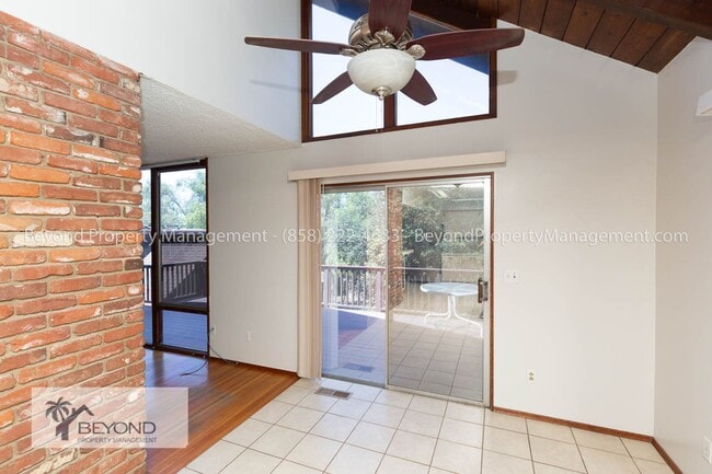 Building Photo - LUXURY IN LAKESIDE , STUNNING 4 BED 3 BATH...
