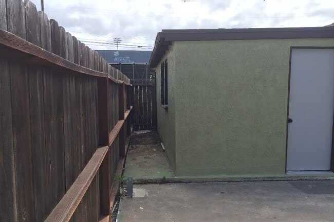 bonus / studio room - 505 Lime St