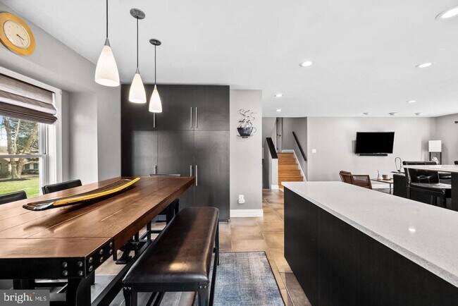 Building Photo - 6 Hounds Hollow Ct