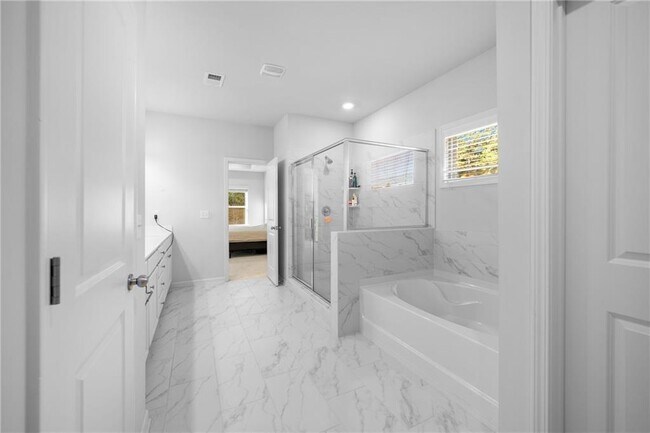 Building Photo - 3596 Creek Hollow
