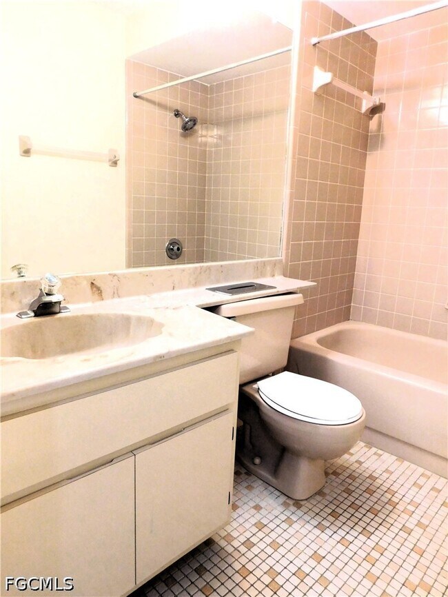 Building Photo - 10525 Putnam Ct