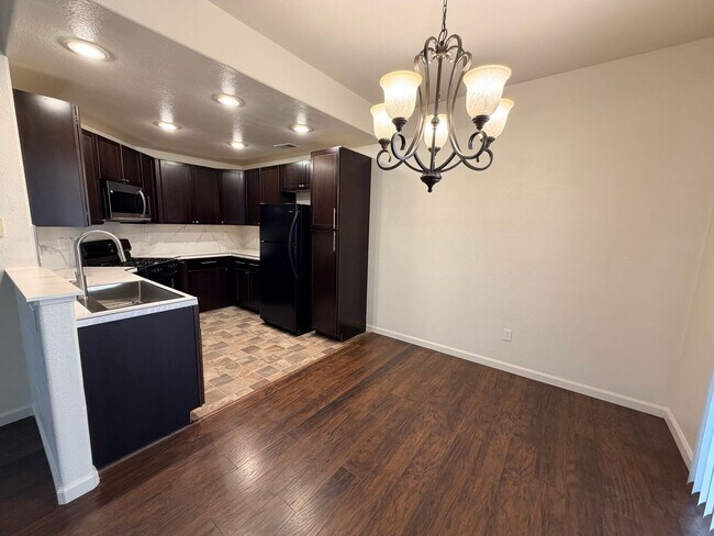 Building Photo - 5704 Golden Eagle Dr