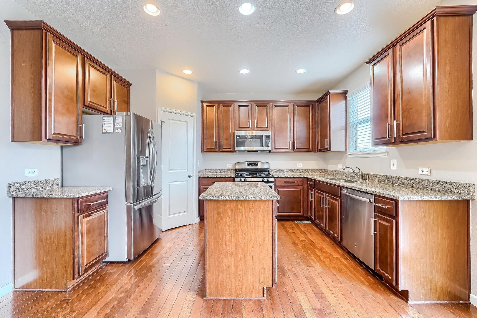 Building Photo - 17122 Melody Dr