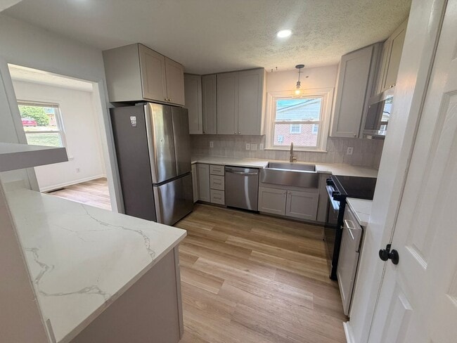 Building Photo - 139 Ingleside Dr
