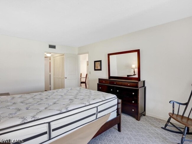 Building Photo - 4912 Tamiami Trl E