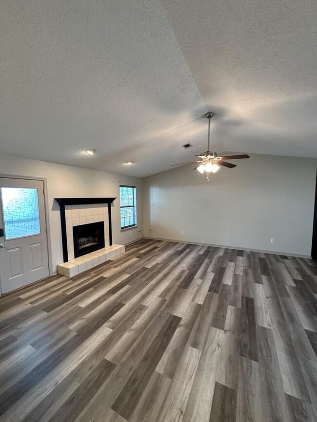 Building Photo - 2567 Weeping Willow Ln