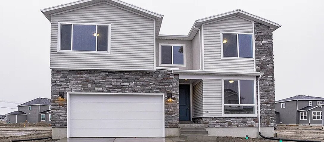 Building Photo - 1111 E Horseman Dr