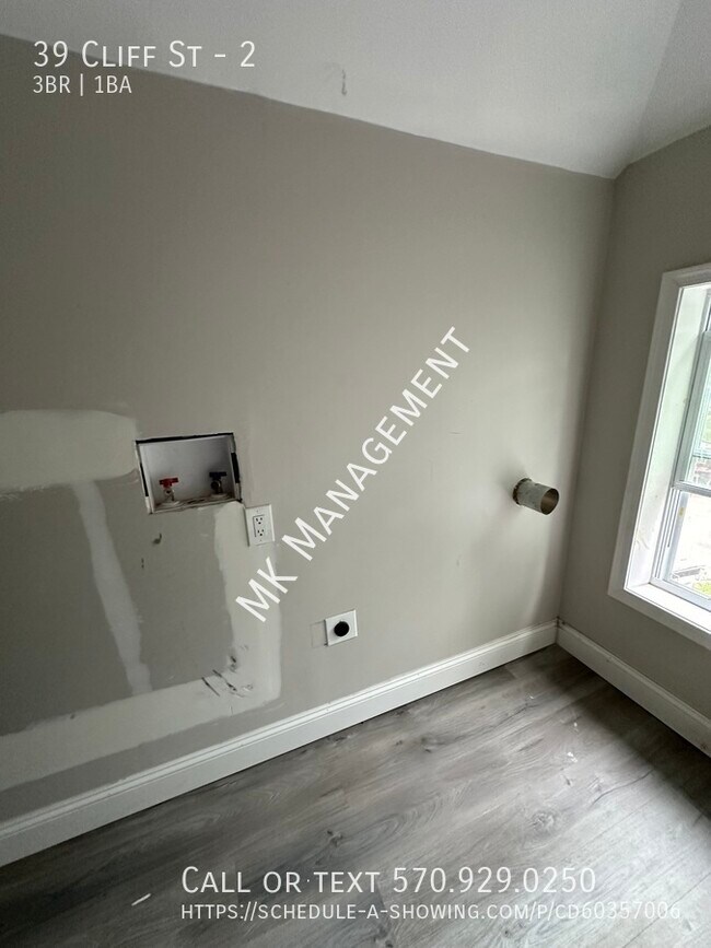 Building Photo - 39 Cliff St