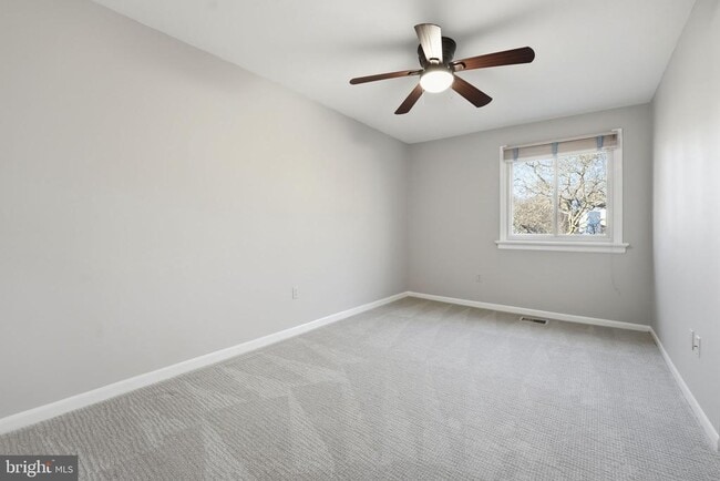 Building Photo - 1528 Goldenrain Ct