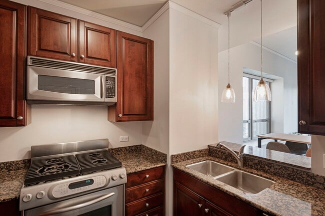 Building Photo - 420 E Waterside Dr