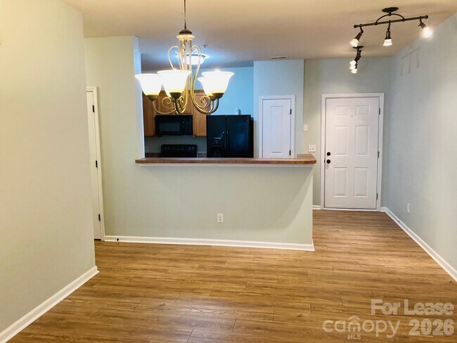 Building Photo - 18001 Delmas Dr