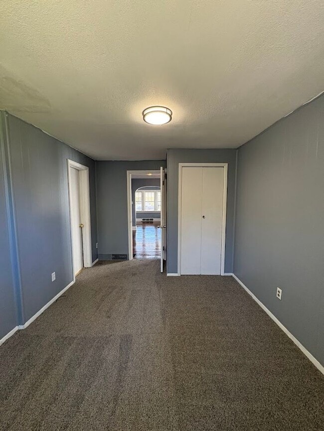 Building Photo - Four bedroom 2 full bath home for rent