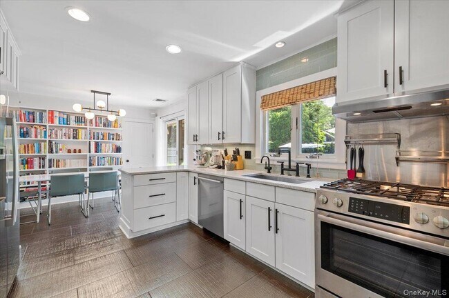 Building Photo - 94 Hands Creek Rd