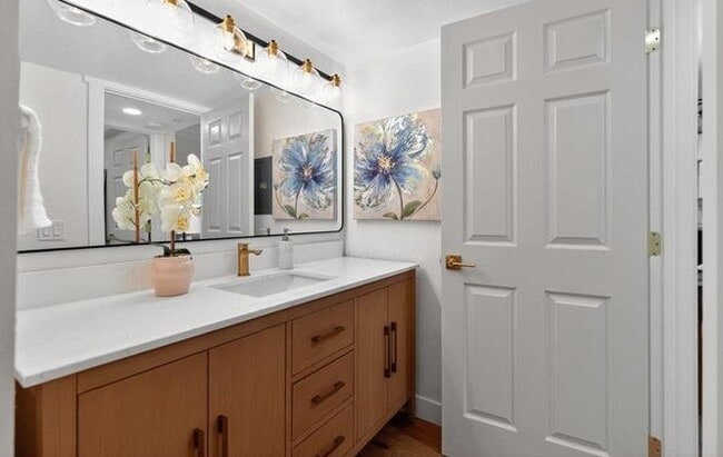 Building Photo - 199 E Warren Common