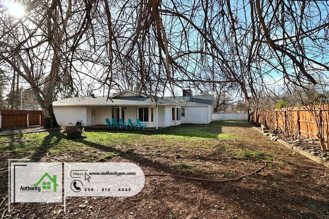 Building Photo - 256 Newport Dr