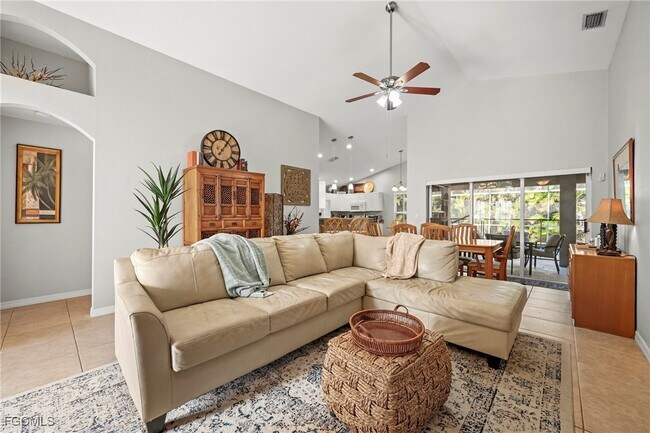 Building Photo - 1831 SE Van Loon Terrace