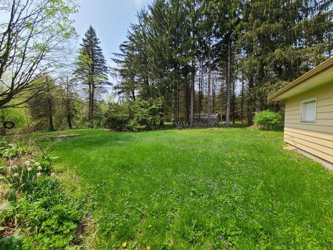 Building Photo - 2 Bedroom 1 Bath Home In Coloma