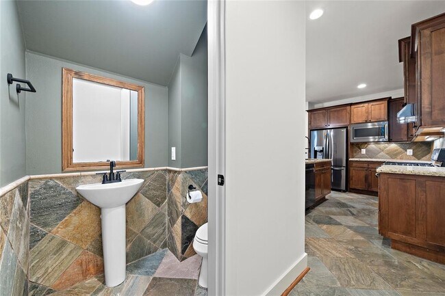 Building Photo - 4408 Dickson St