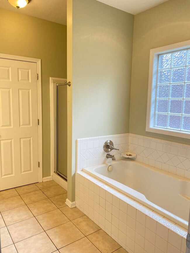 Building Photo - Beautiful Open Floor Plan.  3bed 2bath One...