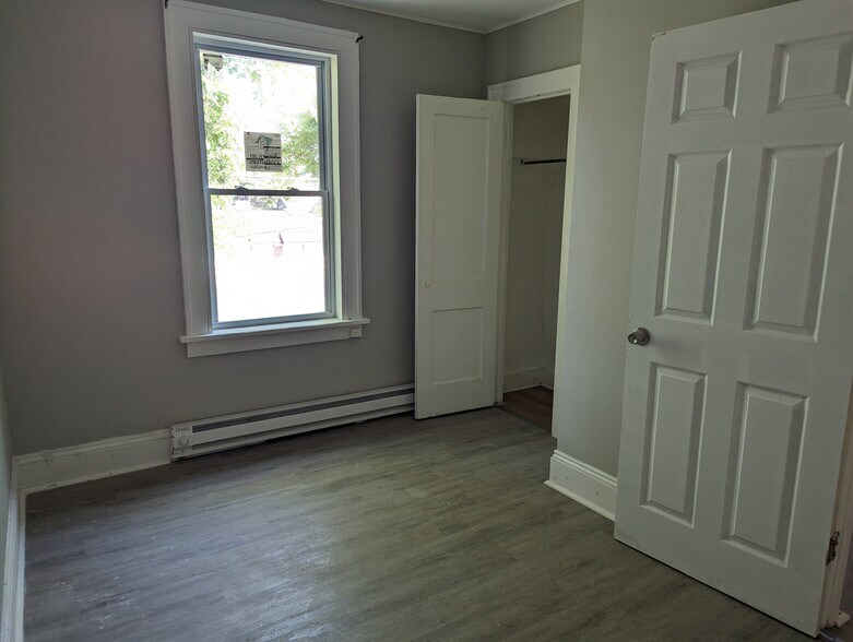 Building Photo - 66 Broad St