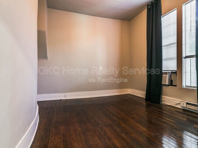 Building Photo - 1740 NW 11th St