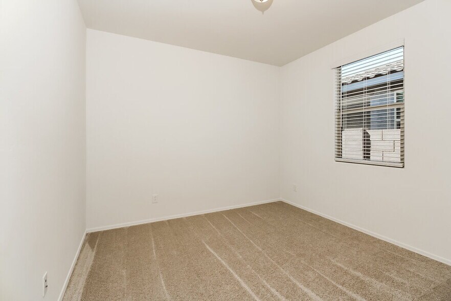 Building Photo - 10712 W Embrey Dr