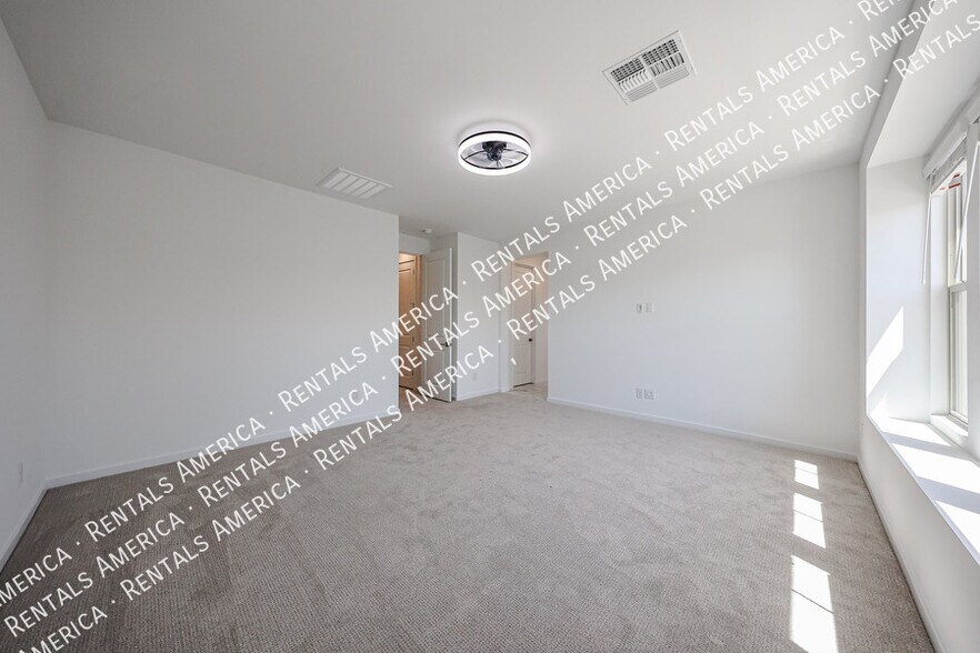 Building Photo - 2484 W Rowel Rd